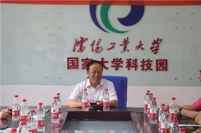 付小东、张书菡一行赴内蒙古科尔沁沙地考察调研