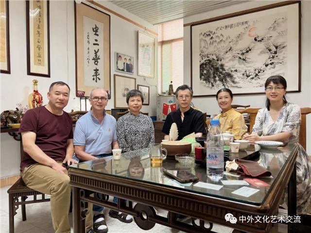 世界因爱而生，笔墨香融琴韵——记Jimmy MacCarthy与杜尾顽的艺术家情缘