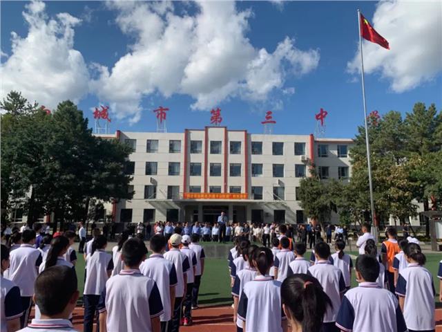 帅！民警进校园，用“预防•普法•演练”维护校园安全！