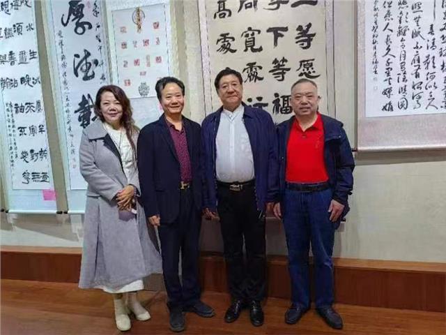 禹錫公园翰墨香 ——记荥阳市职工节能减排书画展