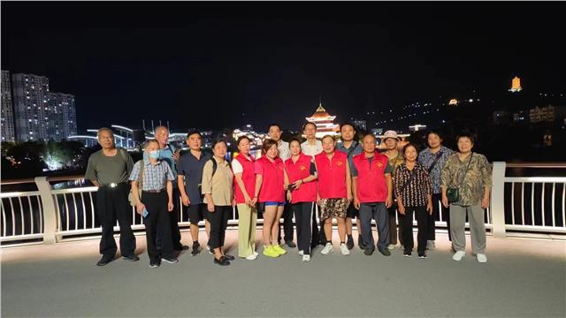 牛永亮获毛体书法大赛冠军