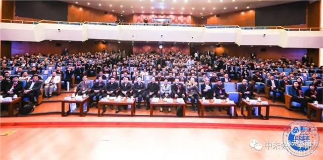 十二届中国科学家教育家企业家论坛在北京隆重召开——中国商业联合会特邀副会长、中国国际新闻杂志社副社长贾四央应邀出席