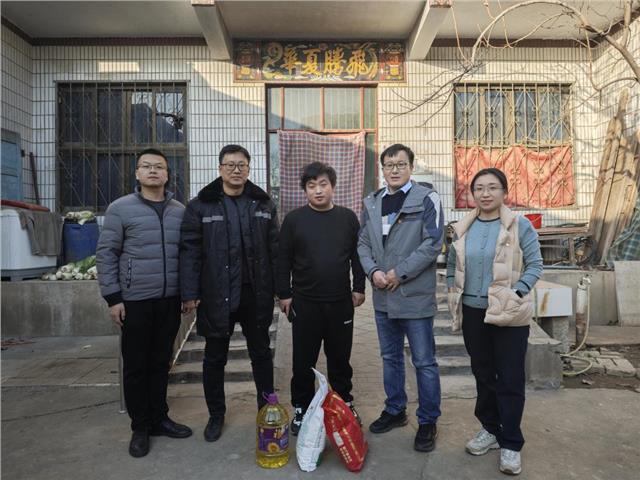 安阳工学院计算机科学与信息工程学院赴大寒屯村开展帮扶活动
