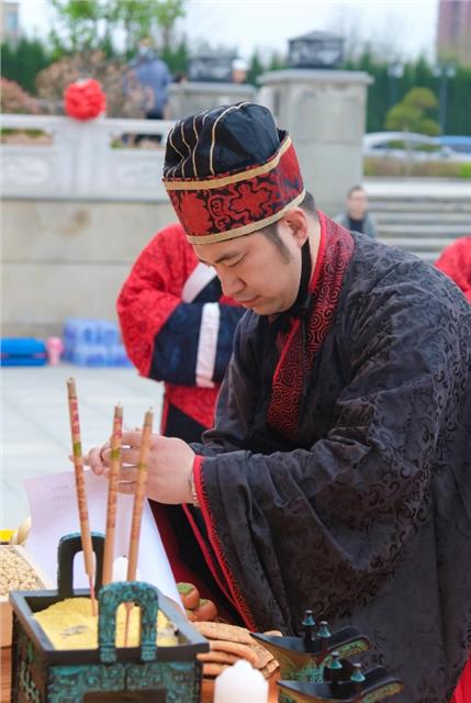  2024年4月4日济南殷陈村鲍山孝园祭祖仪式