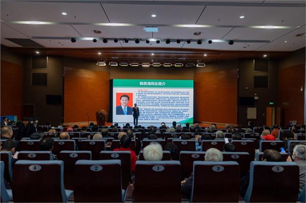 众院士出席中国医药产业发展大会 共探医药健康产业未来