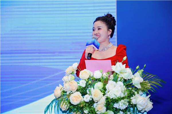 德国前总统克里斯蒂安.武尔夫在深圳出席可佳会客厅并推动助力2025年全球中小企业联盟发展