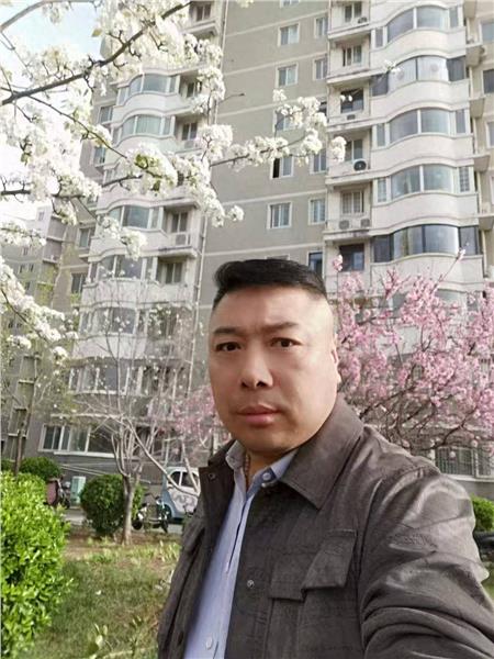 真爱无界：《爱的惦记》中的爱情追求与奉献