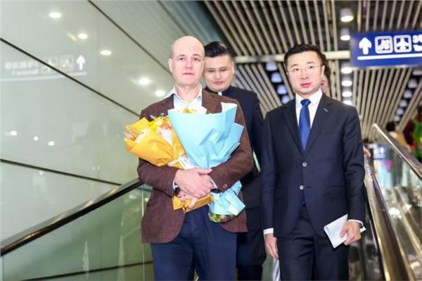 康新云受邀出席瑞典前首相暨中国企业品牌出海见面