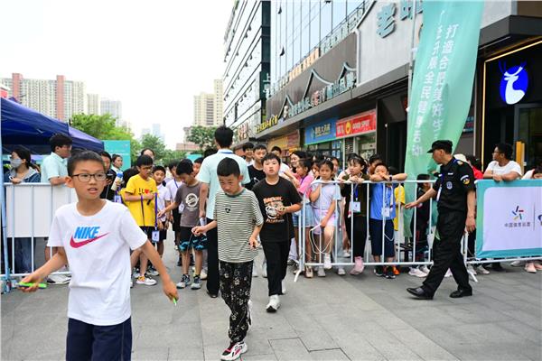 绳舞飞扬，跃动全城——2025合肥市全民健身运动会跳绳比赛燃动商圈