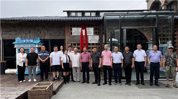 中国国际王宇影视集团、中国国际新闻杂志社精忠报国两大教育基地在林州挂牌，共筑武术传承与爱国教育新辉煌