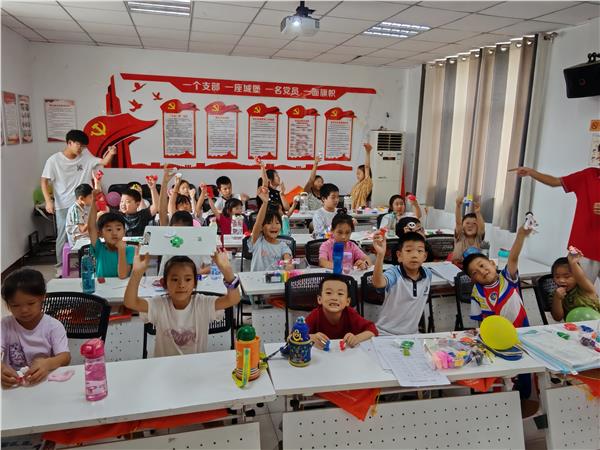 共青团计划——安阳师范学院物理与电气工程学院“探物明理 科普启航”志愿服务队走进世纪名城社区开展科普实践活动