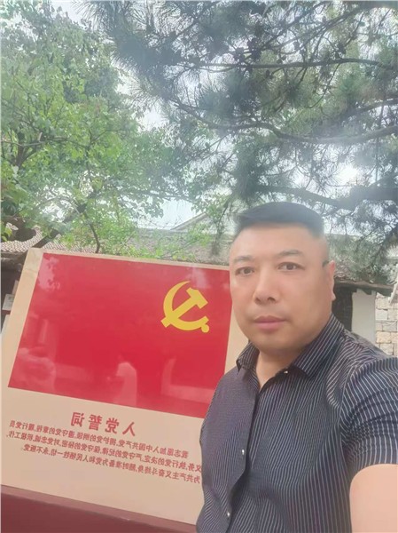 _IBK_微信图片_2025-08-16_191516_433.JPG 郝江华:爱的至简