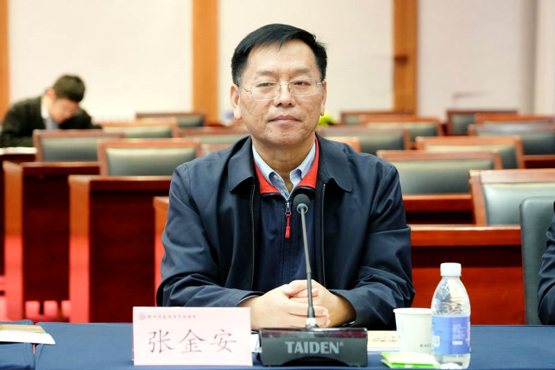 3.jpeg “探寻商道 筑梦未来”:首期企业家进大学校园联谊活动在郑州启动