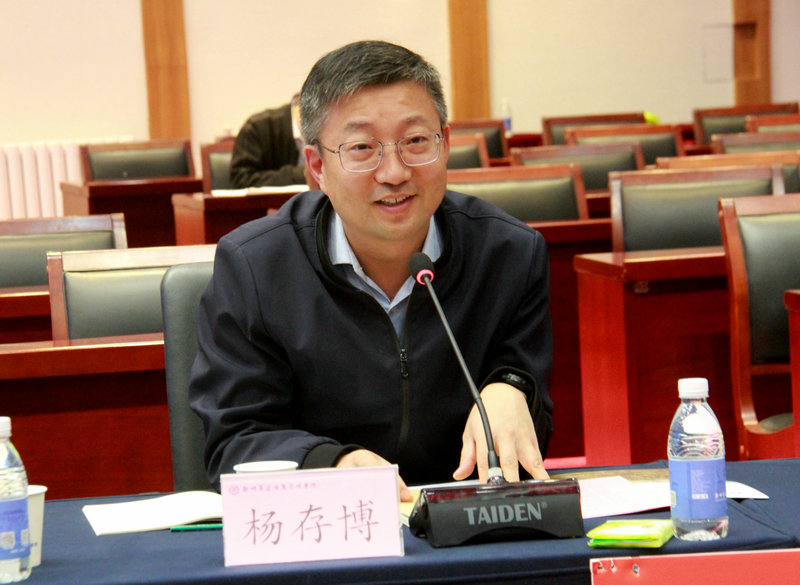 2.jpeg “探寻商道 筑梦未来”:首期企业家进大学校园联谊活动在郑州启动