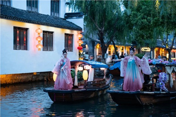 陈献春：自我实现的现代旅程迈向"场景驱动型旅游"新纪元