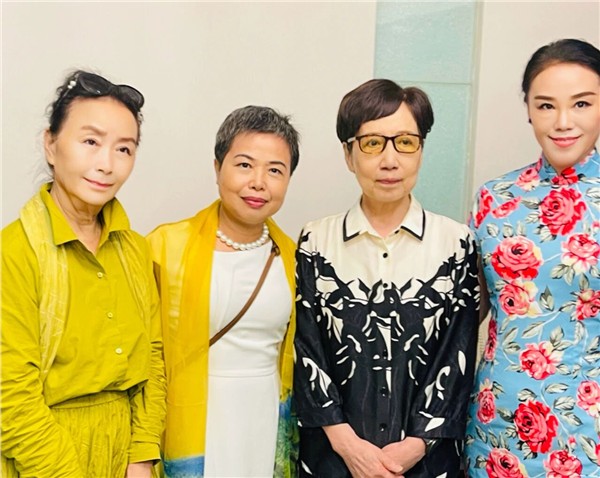 _IBK_6.JPG 欧美侨领闪耀南京电视台全国旗袍诗歌春晚启动仪式,共襄文化盛举