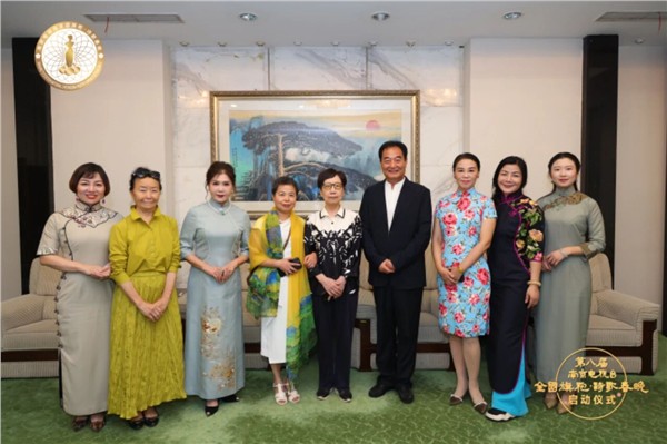 _IBK_3.JPG 欧美侨领闪耀南京电视台全国旗袍诗歌春晚启动仪式,共襄文化盛举