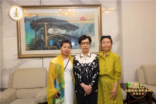 _IBK_5.JPG 欧美侨领闪耀南京电视台全国旗袍诗歌春晚启动仪式,共襄文化盛举