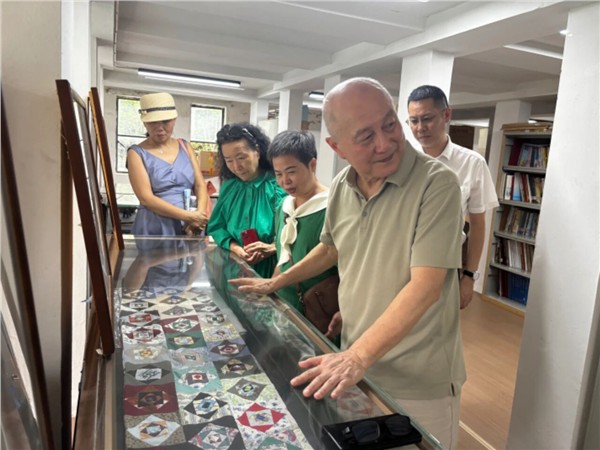 _IBK_5.JPG 华侨图书馆里海内外嘉宾欢聚一堂,共绘图书漂流新蓝图