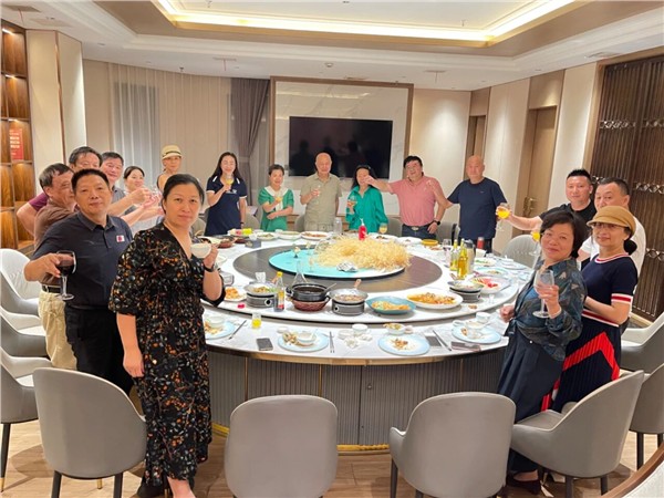 _IBK_7.JPG 华侨图书馆里海内外嘉宾欢聚一堂,共绘图书漂流新蓝图