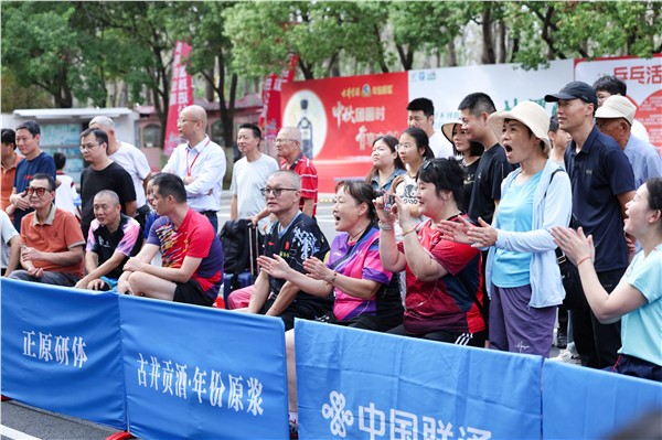图片3.JPG 乒乓逐梦庆华诞 国球跃动进公园——联通杯·2025年长三角乒乓球户外邀请赛 暨合肥市社区运动会户外比赛国庆启幕