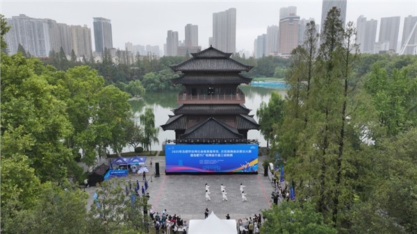 _IBK_5.JPG 逍遥津畔太极风,合肥城下舞韵浓——2025年合肥市优秀社会体育指导员、示范晨晚练点展示大赛暨合肥市广场舞省市县三级联赛成功举办