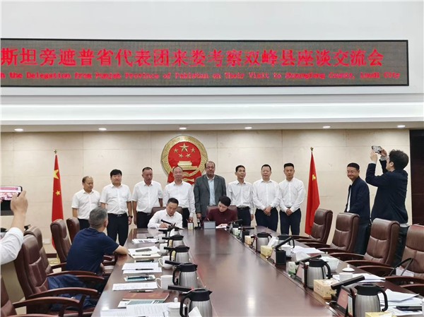 _IBK_微信图片_2025-10-22_173222_718.jpg 娄底与巴基斯坦旁遮普省携手 共拓农机合作新篇章