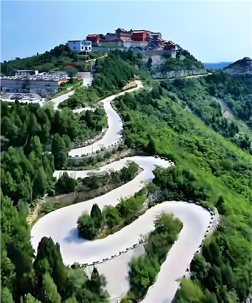 _IBK_7.jpg 国家级期刊·中国经贸杂志社副主编郝江华一行调研林州3A级白云山景区
