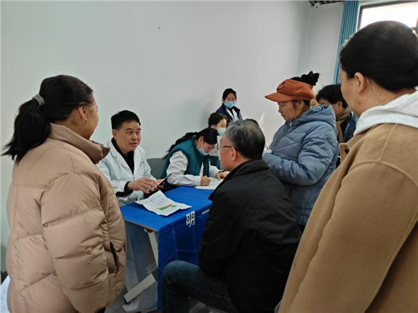 _IBK_图片2.png 安阳民建八支部开展“服务为民”义诊活动