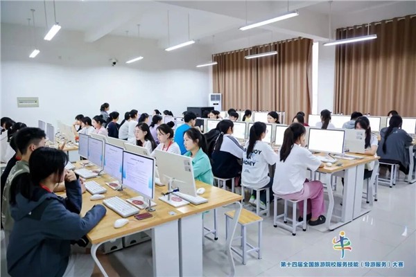 _IBK_3.jpg 陈献春:构建“一体两翼”产教融合标准贯通生态系统的探索与实践