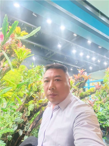 _IBK_微信图片_2025-10-29_120851_955.jpg 郝江华:爱的火花儿