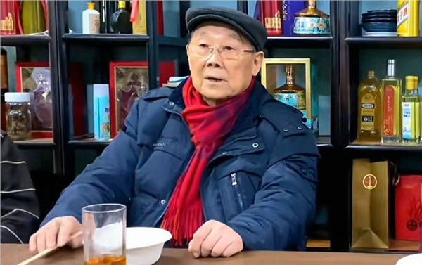 健康中国工程：品鉴每餐魔方机器人炒菜