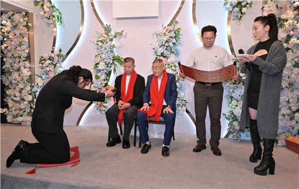 沈火新、颜光兴导演收徒仪式盛大举行 众星云集见证游淇潆入门