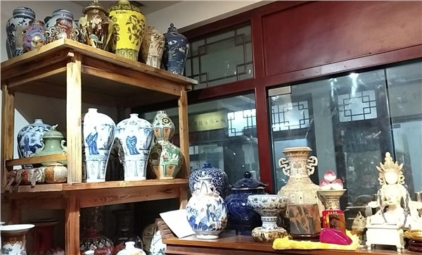 _IBK_1.jpg 中国国际新闻杂志社书画传播院古玩字画收藏家路具平简介