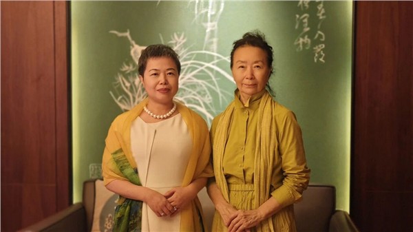 中国国际新闻杂志社爱尔兰分社社长陈秋梅再创佳绩！美国西雅图图书漂流站签约，推动中美文化交流