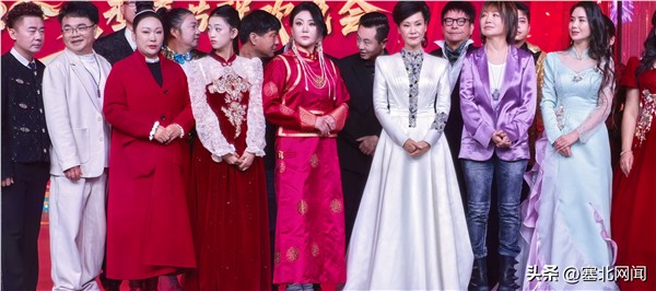 中国国际新闻杂志社音乐传播院副院长格格“为祖国放歌”春晚温情开唱《锡林郭勒大草原》引全场共鸣