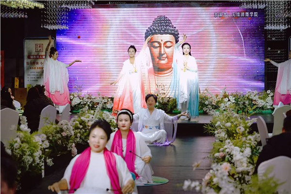 _IBK_5.jpg 中国国际新闻杂志社国际天缘禅舞艺术传播院携手安阳市企联举办“精忠报国”之“禅舞颂中华、再创新辉煌”迎新春晚会