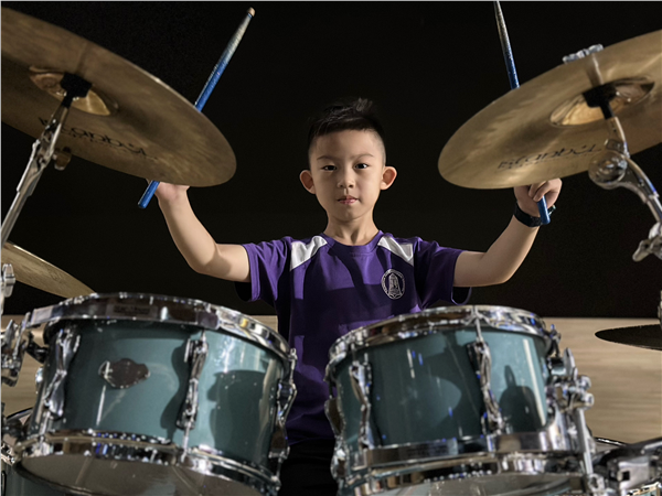 少年鼓手葛漠北将闪耀第六届“世界因爱而生”全球春晚舞台