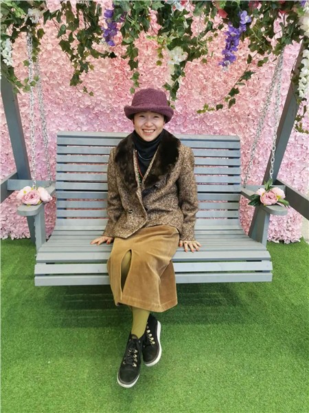 _IBK_4.jpg 女诗人云泥英文朗诵,情满“世界因爱而生”全球春晚