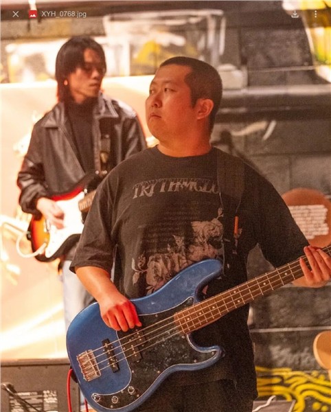 第六届"世界因爱而生"全球春晚压轴大戏    Neon Catcher乐队嗨翻Teeling威士忌之夜