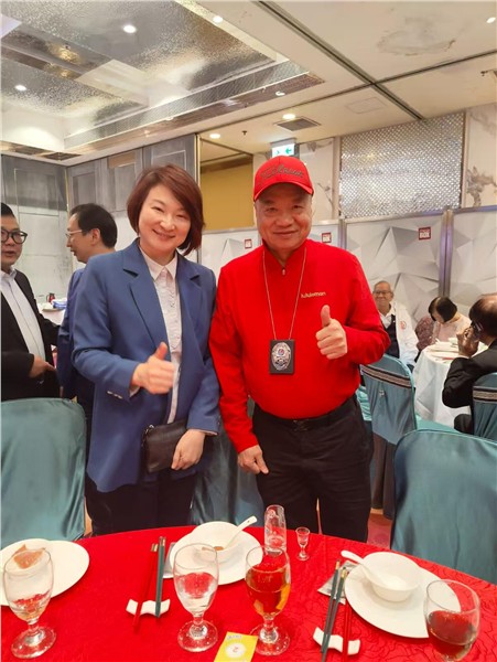 爱国港星、中国国际新闻杂志社副社长张羽希（Venus）获邀出席国际警察协会香港分会春茗晚宴 蓝衣致敬警队 以歌传递爱国爱港情怀