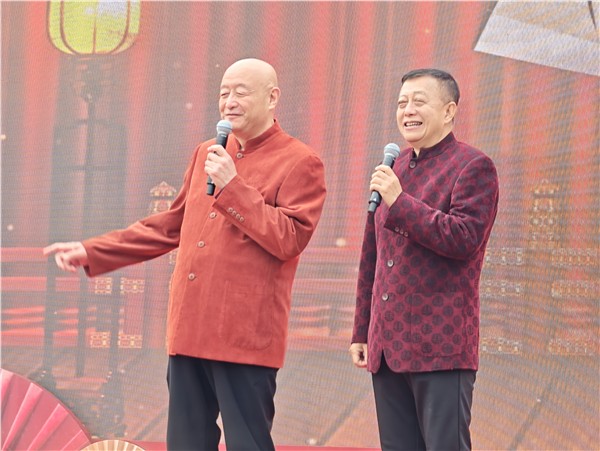 豫鲁曲艺携手 共传非遗文脉——安阳市曲协、文峰区大美文峰艺术团亮相山东胡集书会