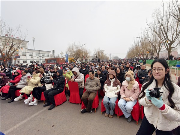 豫鲁曲艺携手 共传非遗文脉——安阳市曲协、文峰区大美文峰艺术团亮相山东胡集书会