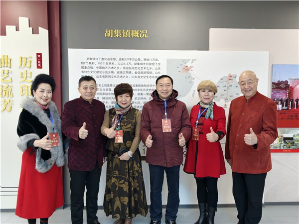 豫鲁曲艺携手 共传非遗文脉——安阳市曲协、文峰区大美文峰艺术团亮相山东胡集书会