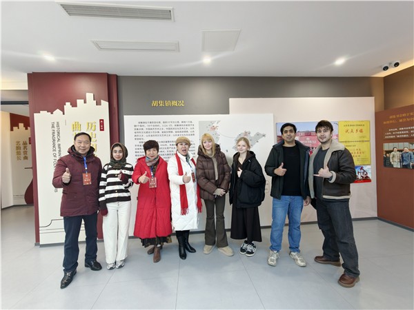 豫鲁曲艺携手 共传非遗文脉——安阳市曲协、文峰区大美文峰艺术团亮相山东胡集书会