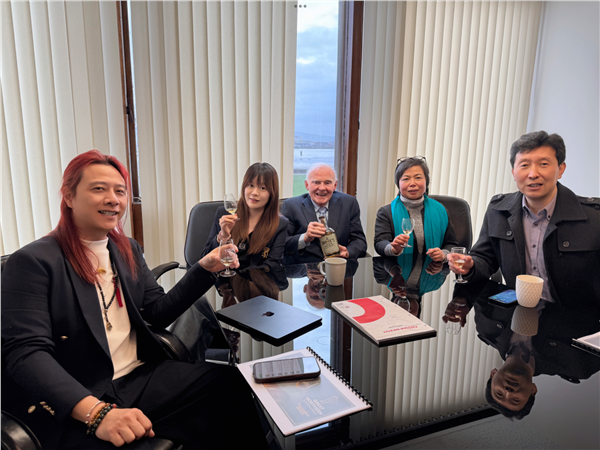 面朝大海，春暖花开——"爱尔兰威士忌之父"John Teeling专访