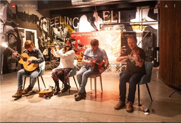 The Liberty Swifties 乐队震撼"世界因爱而生"全球春晚    Teeling Whisky之夜弦歌不辍，爱传全球