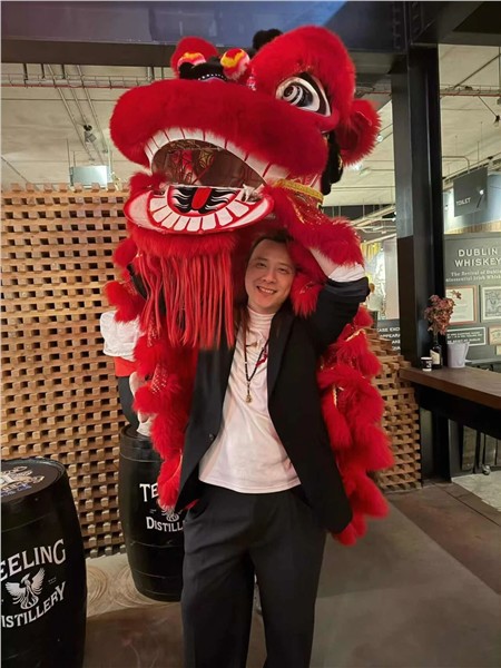 培德龙狮体育会狮震"世界因爱而生"全球春晚， 艺爆Teeling 威士忌之夜