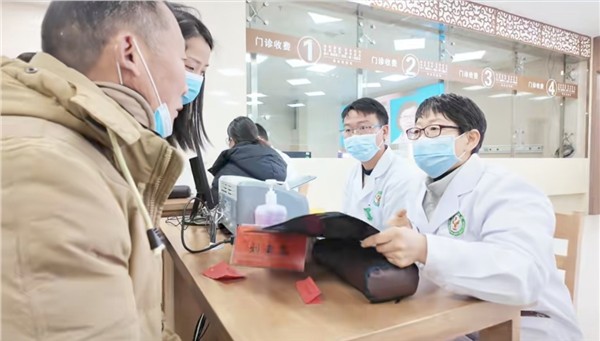 匠心铸筋骨 笃行润民心——记河南中医药大学第一附属医院传统疗法科刘素芬大夫的医路人生