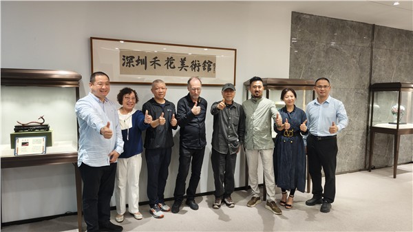 _IBK_4.jpg 上海戏剧学院教授光临禾花美术馆参观埙篪和鸣——王利、王林兄弟中国画巡展